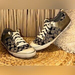 UGC COACH Woman’s Bobbey Black & Gray Signature C Logo Shoe Size 10